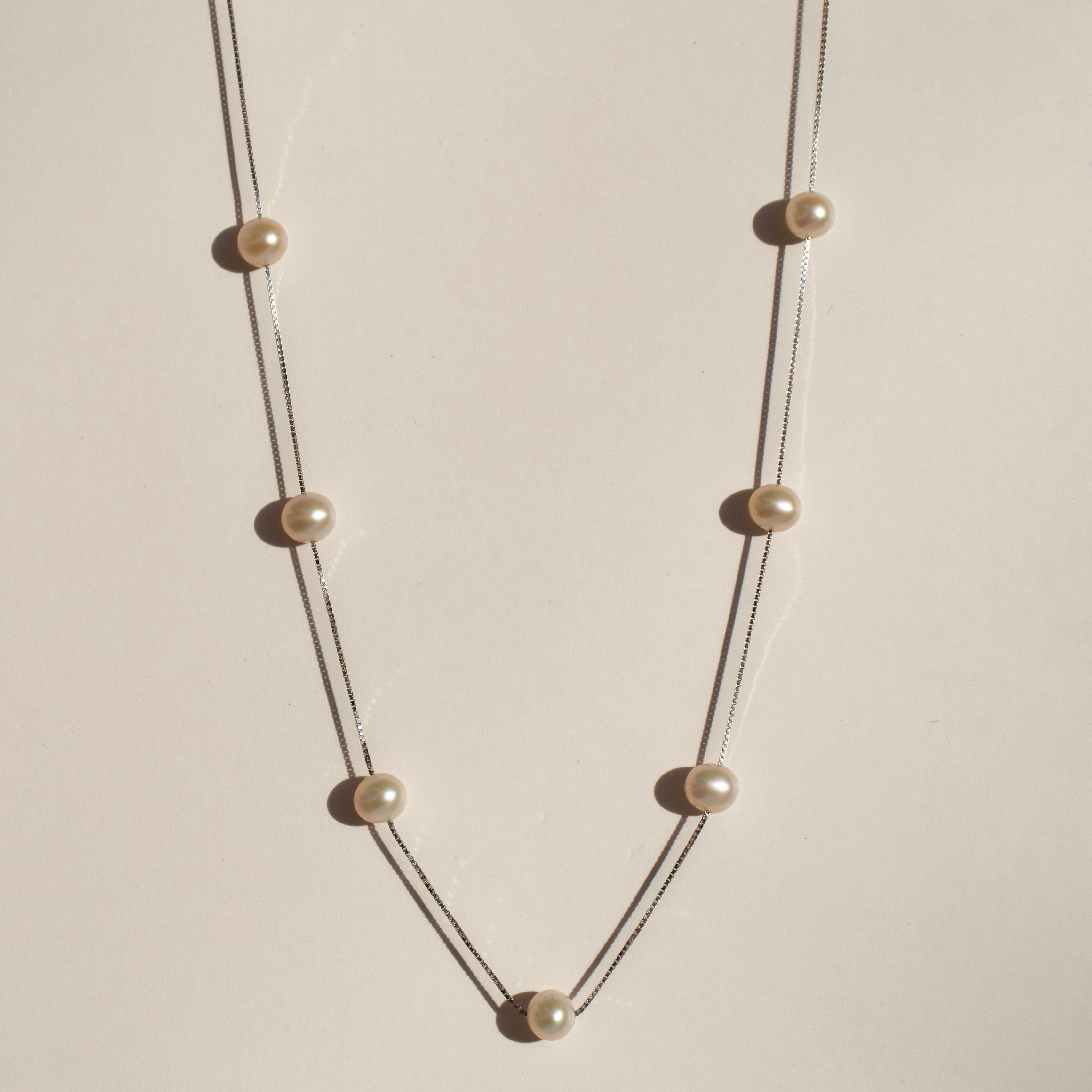 COLLAR PEARL DOTS