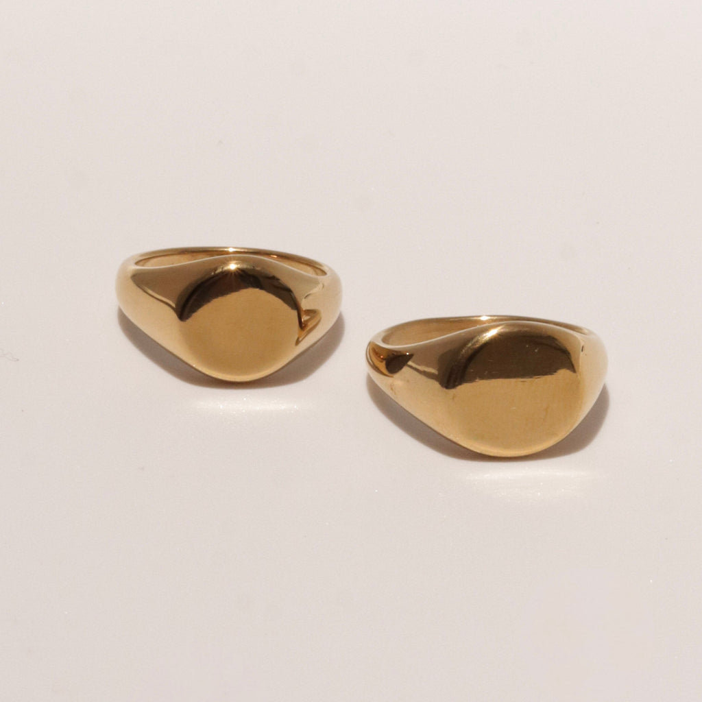 OVAL SIGNET RING