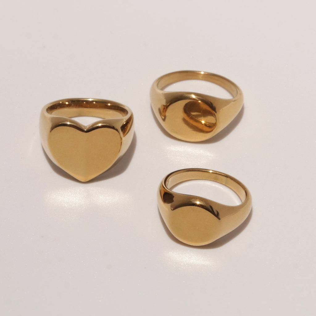 OVAL SIGNET RING