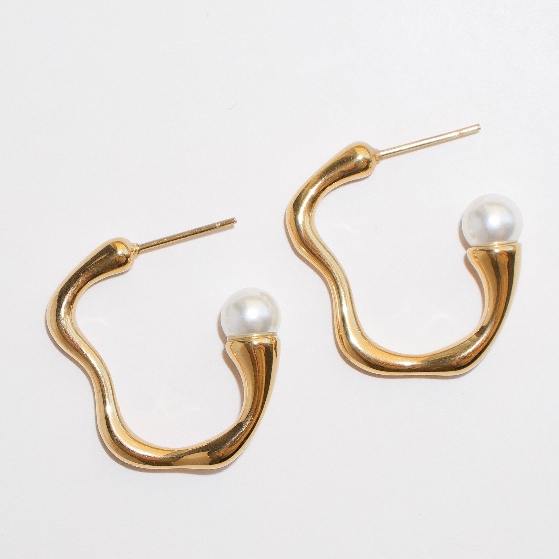 ARETES GOLDEN PEARL TWIST