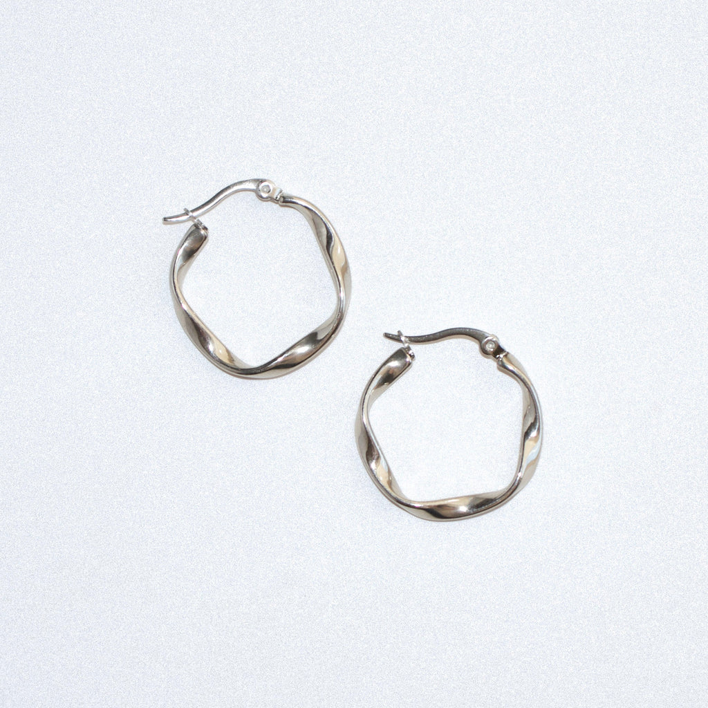 TWIST SILVER HOOPS